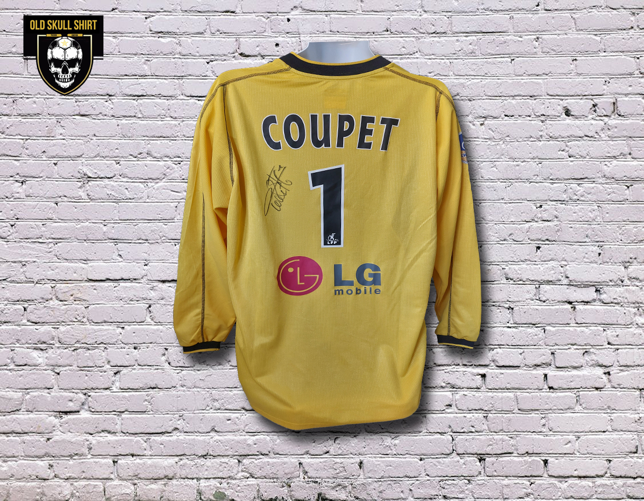 Olympique Lyonnais Goalkeeper Shirt 2004-2005 #1 Coupet préparé dédicacé
